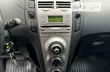 Хэтчбек Toyota Yaris 2008 в Днепре