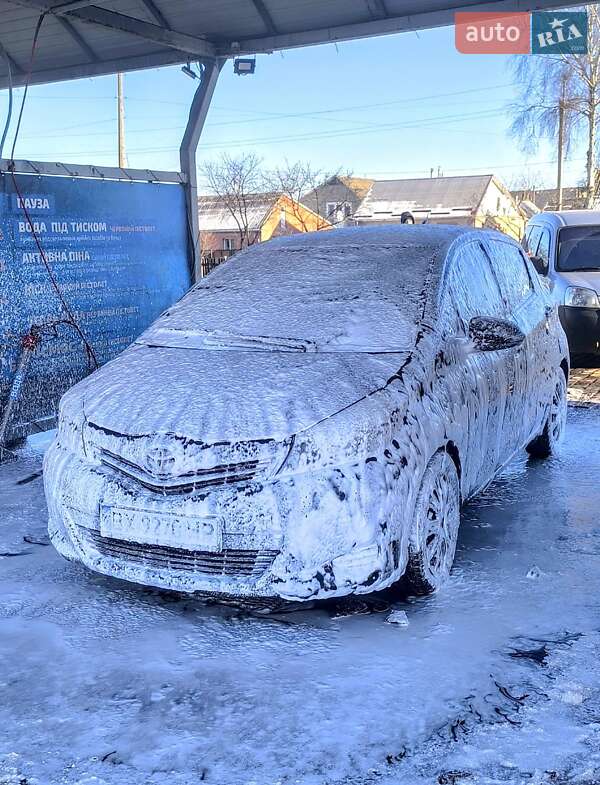 Toyota Yaris 2011