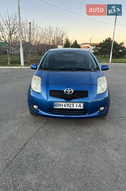 Хэтчбек Toyota Yaris 2006 в Измаиле