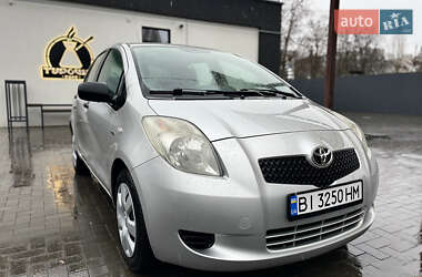 Хетчбек Toyota Yaris 2007 в Полтаві