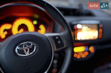 Хетчбек Toyota Yaris 2014 в Полтаві