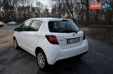 Хетчбек Toyota Yaris 2014 в Полтаві