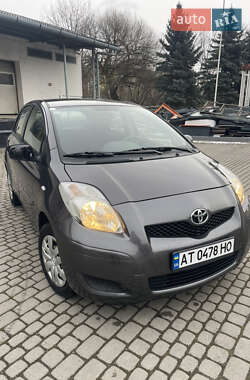 Хетчбек Toyota Yaris 2011 в Івано-Франківську