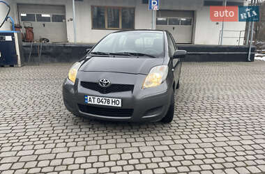 Хетчбек Toyota Yaris 2011 в Івано-Франківську