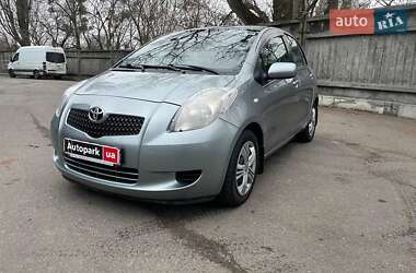 Хэтчбек Toyota Yaris 2008 в Киеве