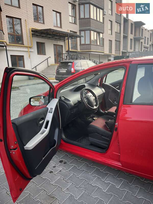 Хетчбек Toyota Yaris 2006 в Чорноморську