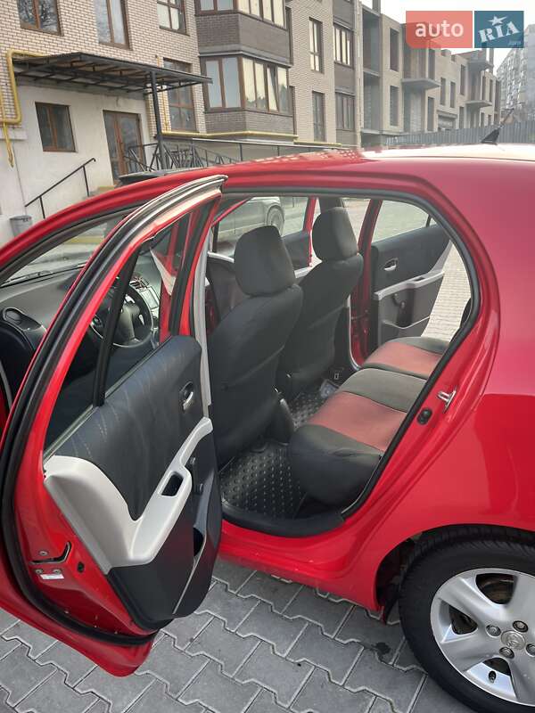 Хетчбек Toyota Yaris 2006 в Чорноморську
