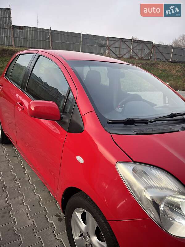 Хетчбек Toyota Yaris 2006 в Чорноморську