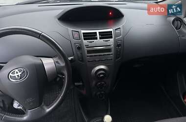 Хэтчбек Toyota Yaris 2009 в Киеве