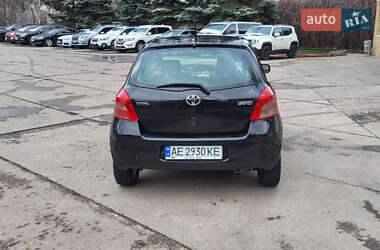 Хетчбек Toyota Yaris 2006 в Дніпрі