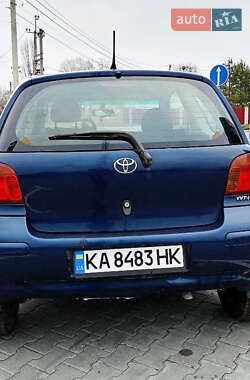 Хэтчбек Toyota Yaris 2003 в 