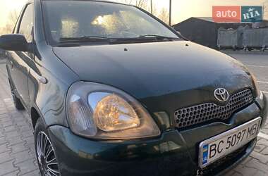 Хэтчбек Toyota Yaris 2001 в Надворной