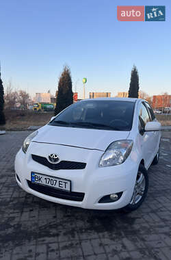 Хетчбек Toyota Yaris 2010 в Дубні