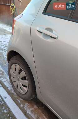 Хэтчбек Toyota Yaris 2008 в 