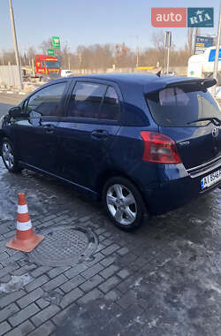 Хэтчбек Toyota Yaris 2008 в Киеве