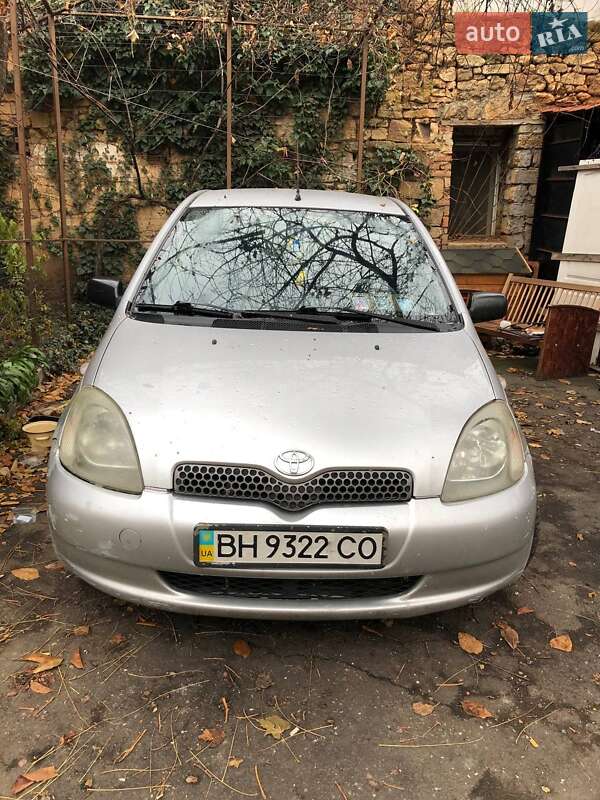 Хетчбек Toyota Yaris 2000 в Одесі