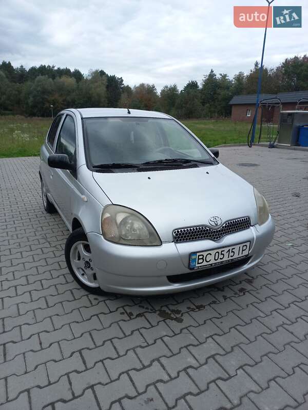 Хетчбек Toyota Yaris 2001 в Судовій Вишні