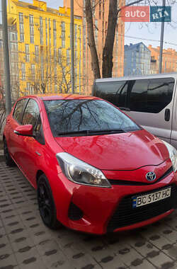 Хетчбек Toyota Yaris 2014 в Києві