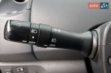 Хэтчбек Toyota Yaris 2007 в 