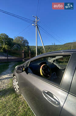 Хэтчбек Toyota Yaris 2008 в 