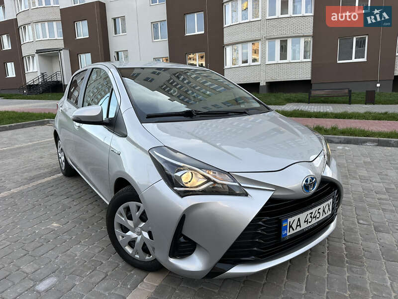 Хетчбек Toyota Yaris 2019 в 