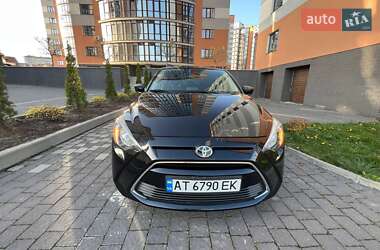 Седан Toyota Yaris 2015 в 