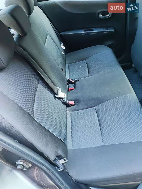 Хэтчбек Toyota Yaris 2013 в Каменском фото 11 Хэтчбек Toyota Yaris 2013 в Каменском