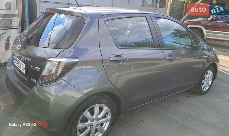 Хэтчбек Toyota Yaris 2013 в Каменском фото 16 Хэтчбек Toyota Yaris 2013 в Каменском