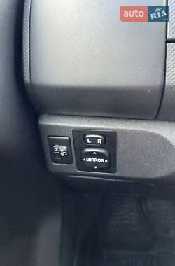 Хэтчбек Toyota Yaris 2010 в 