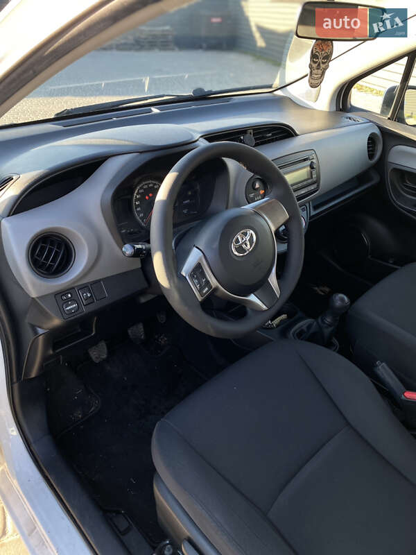Хэтчбек Toyota Yaris 2014 в Ирпене