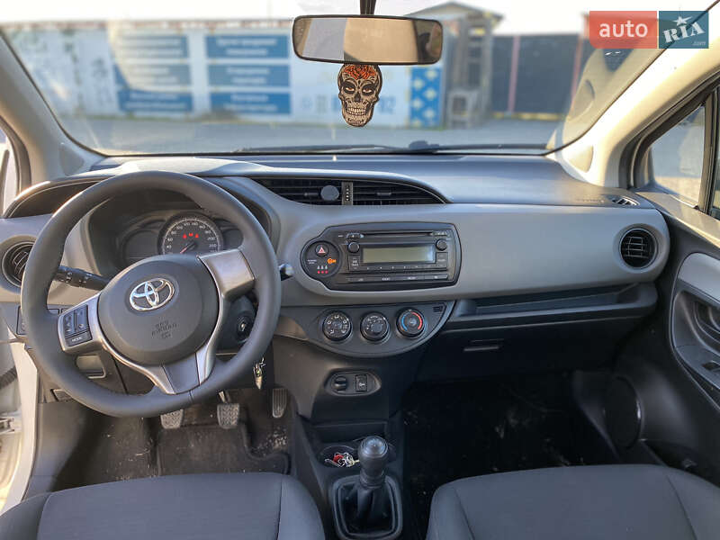 Хэтчбек Toyota Yaris 2014 в Ирпене