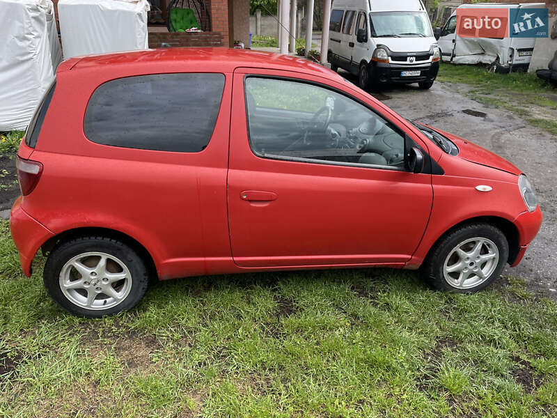 Хэтчбек Toyota Yaris 2000 в Львове