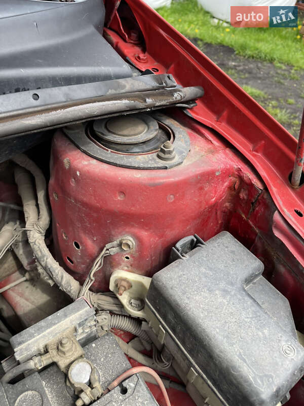 Хэтчбек Toyota Yaris 2000 в Львове