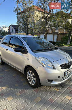 Хетчбек Toyota Yaris 2006 в Бершаді