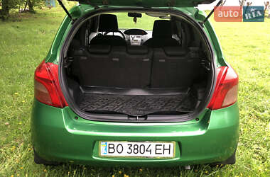 Хетчбек Toyota Yaris 2007 в 