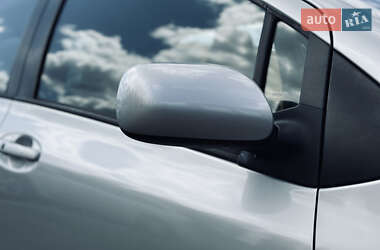 Хэтчбек Toyota Yaris 2008 в 