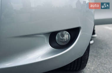 Хэтчбек Toyota Yaris 2008 в 