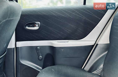 Хэтчбек Toyota Yaris 2008 в 