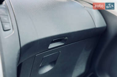 Хэтчбек Toyota Yaris 2008 в 