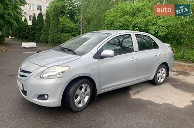 Седан Toyota Yaris 2007 в Киеве