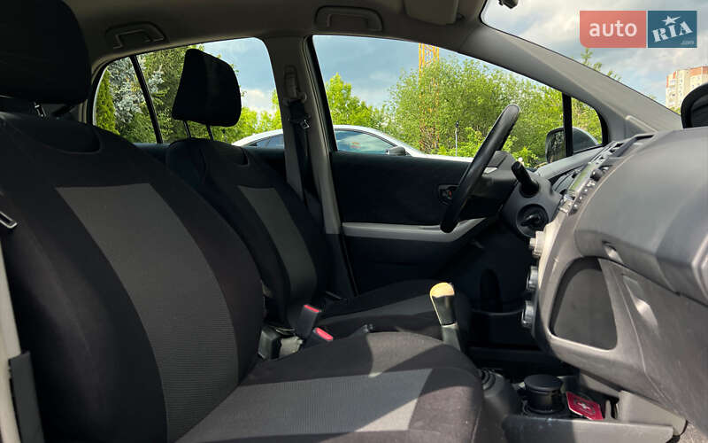 Хетчбек Toyota Yaris 2006 в Львові