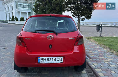Хэтчбек Toyota Yaris 2007 в 
