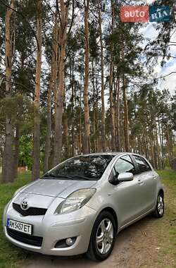 Хетчбек Toyota Yaris 2010 в Житомирі