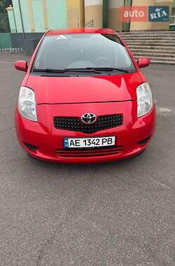 Хетчбек Toyota Yaris 2008 в 