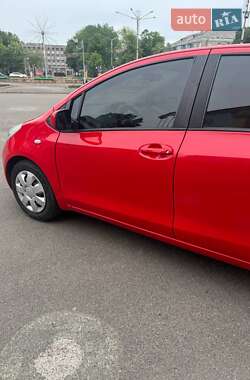 Хетчбек Toyota Yaris 2008 в 