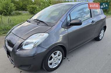 Хэтчбек Toyota Yaris 2009 в Умани