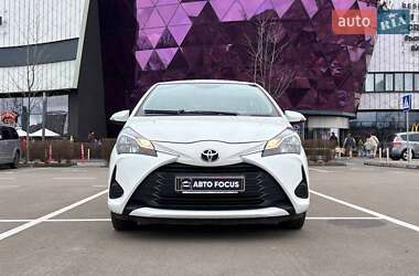 Хэтчбек Toyota Yaris 2019 в 