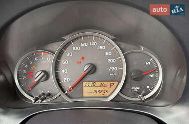 Хэтчбек Toyota Yaris 2013 в 