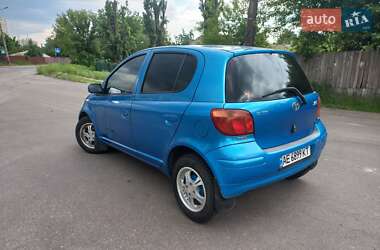 Хэтчбек Toyota Yaris 2003 в 