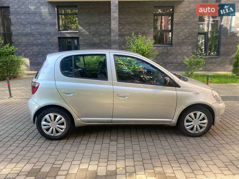 Toyota Yaris 2001